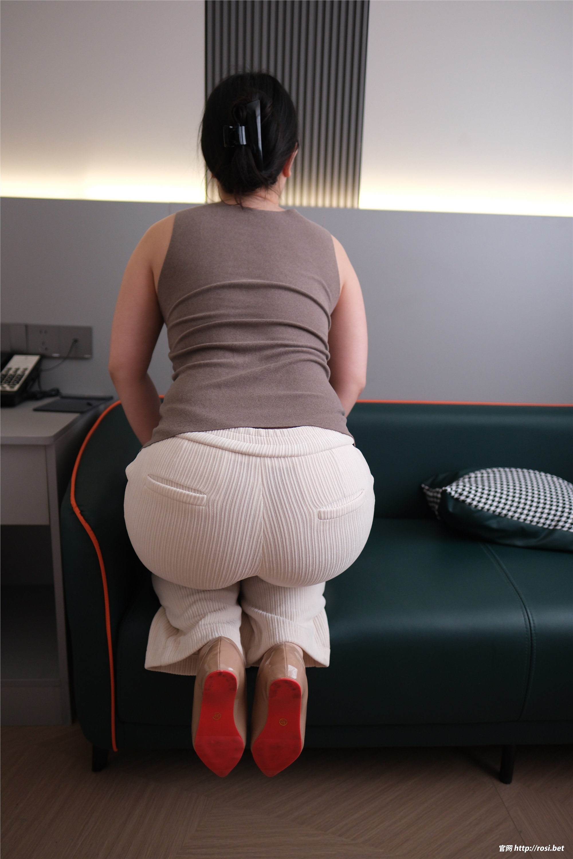 ROSI写真 2025.12.13 NO.5122